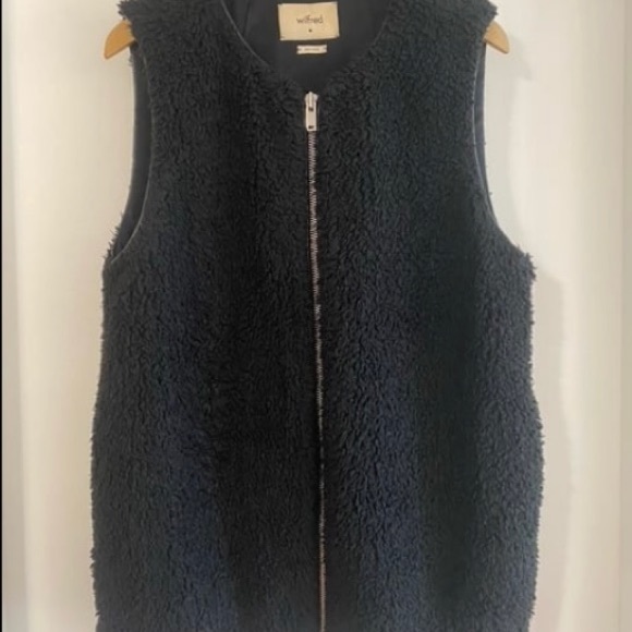 Aritzia Chatou Vest in Black. Size M - Picture 2 of 3